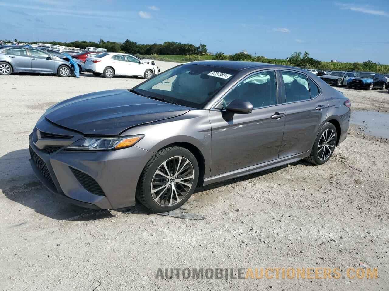 4T1B11HK0JU574167 TOYOTA CAMRY 2018