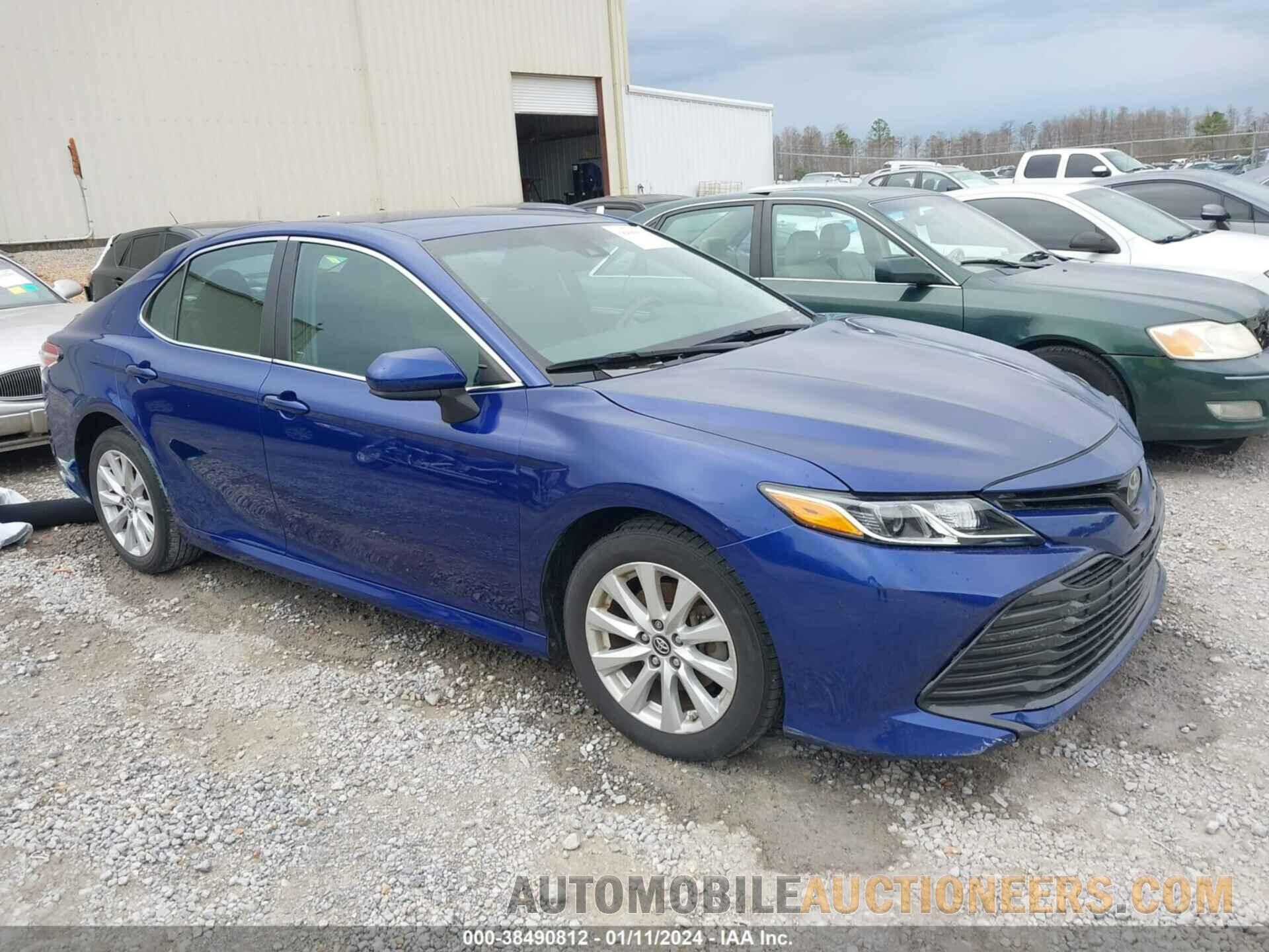 4T1B11HK0JU574203 TOYOTA CAMRY 2018