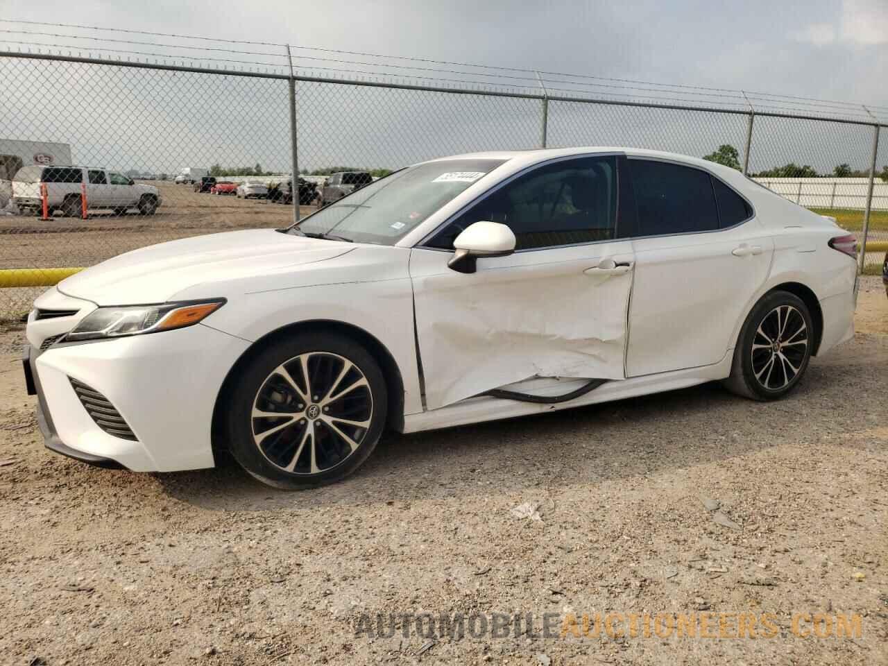 4T1B11HK0JU575089 TOYOTA CAMRY 2018