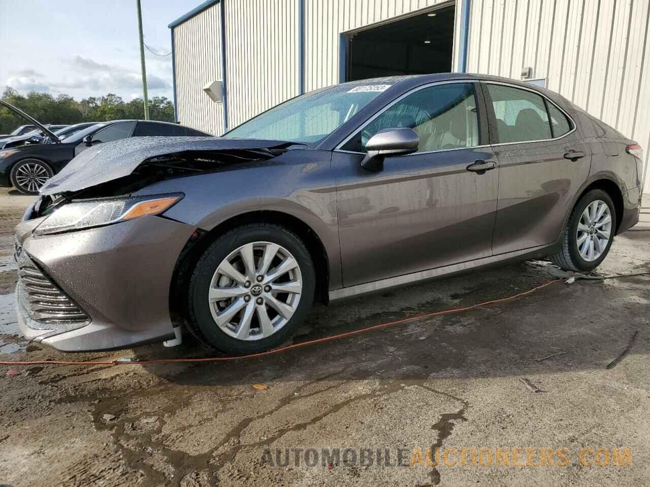 4T1B11HK0JU575951 TOYOTA CAMRY 2018