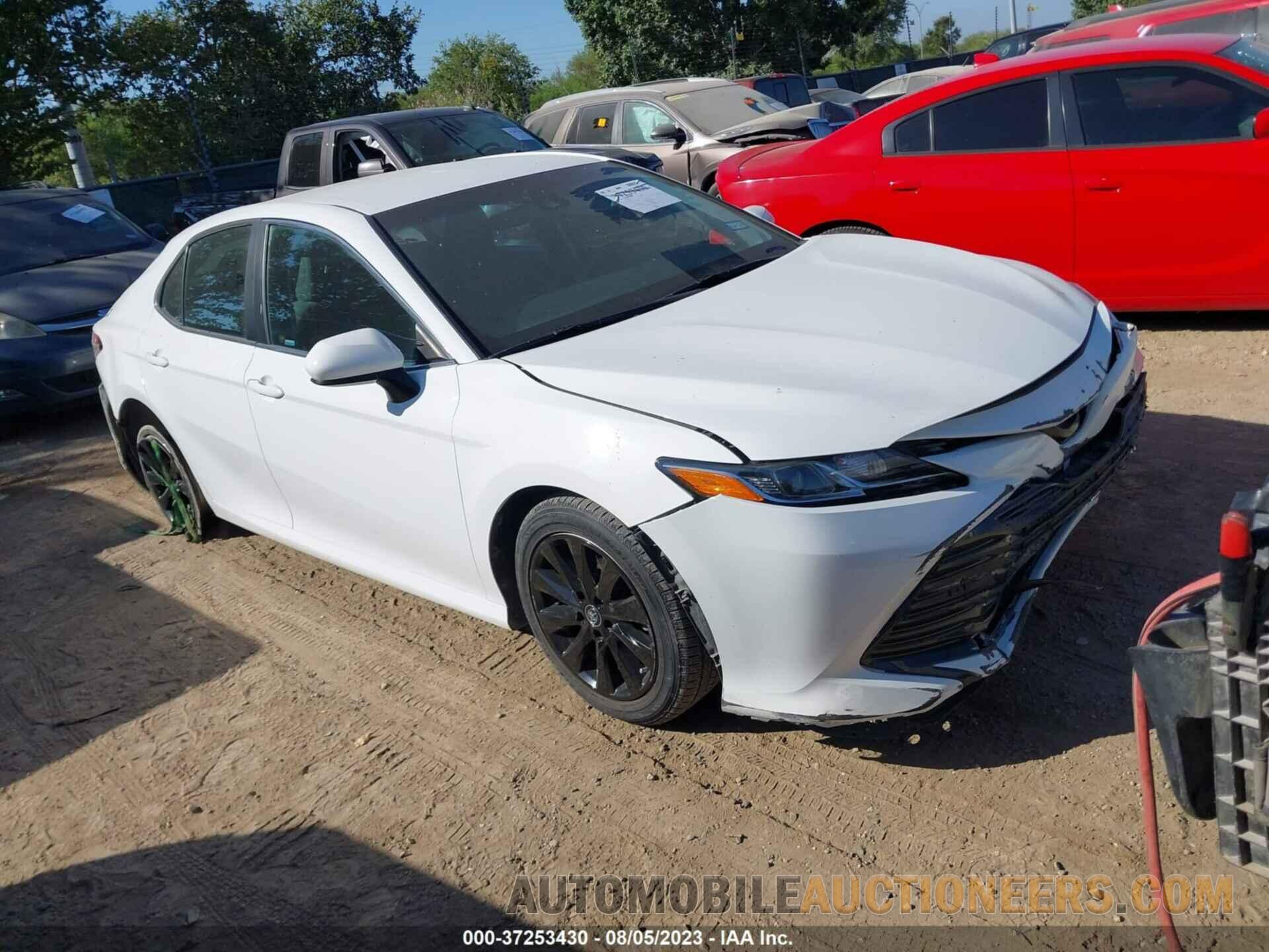 4T1B11HK0JU577716 TOYOTA CAMRY 2018