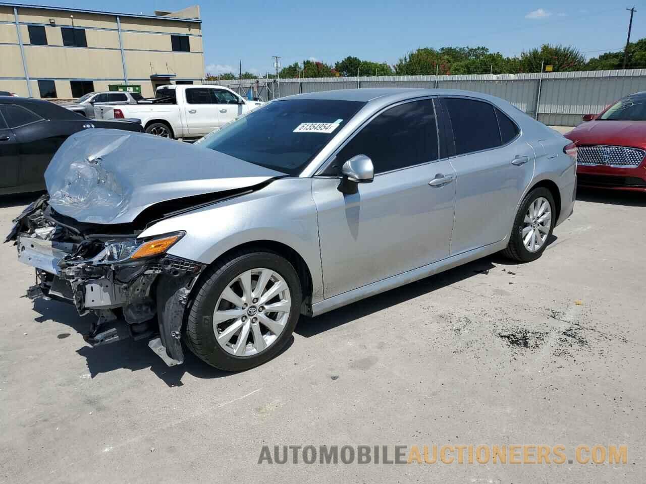 4T1B11HK0JU579594 TOYOTA CAMRY 2018