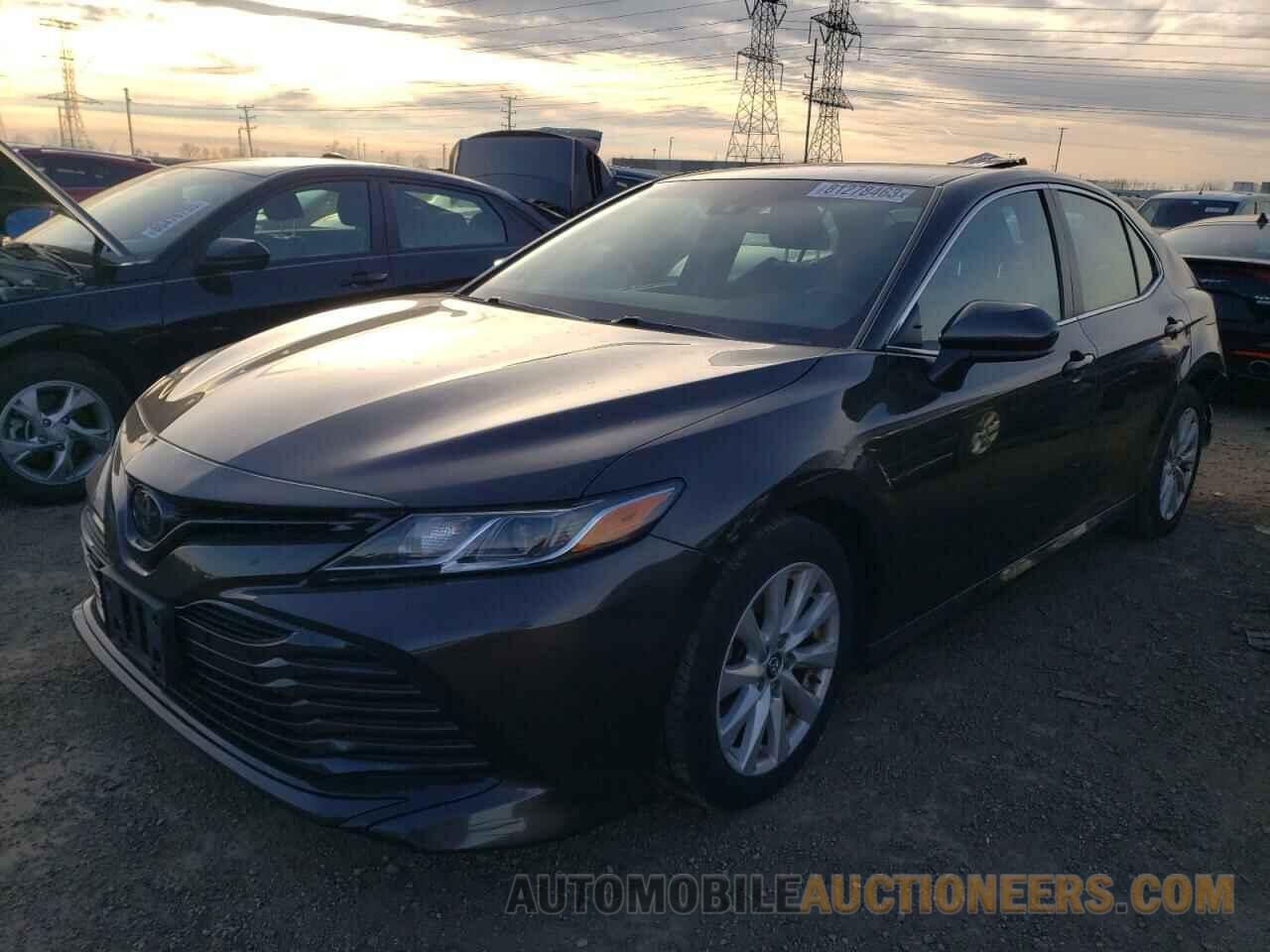 4T1B11HK0JU583595 TOYOTA CAMRY 2018