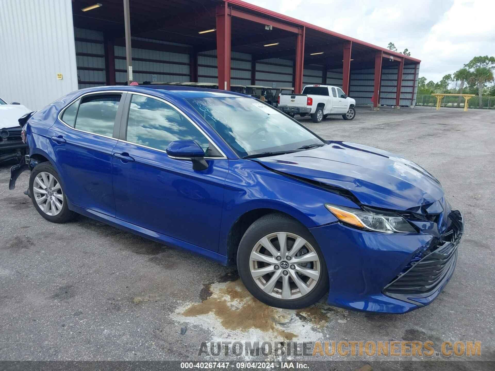 4T1B11HK0JU583905 TOYOTA CAMRY 2018