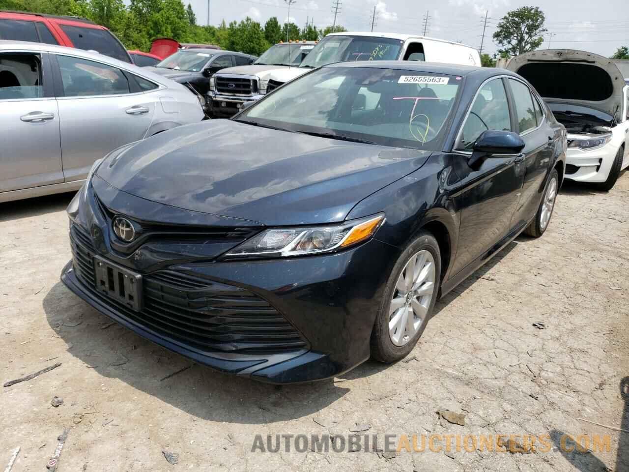 4T1B11HK0JU584262 TOYOTA CAMRY 2018