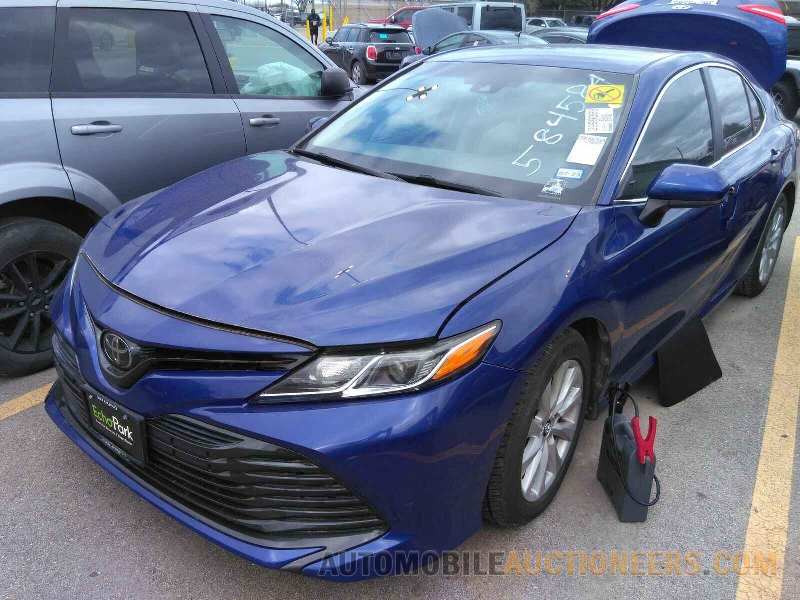 4T1B11HK0JU584584 Toyota Camry LE 2018