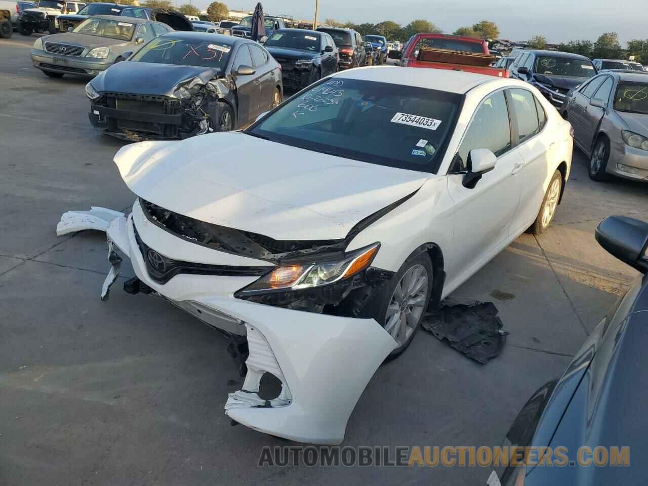 4T1B11HK0JU584925 TOYOTA CAMRY 2018