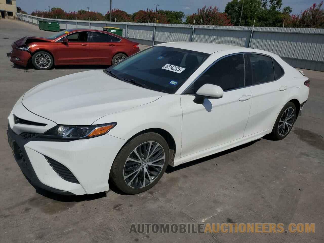 4T1B11HK0JU590627 TOYOTA CAMRY 2018