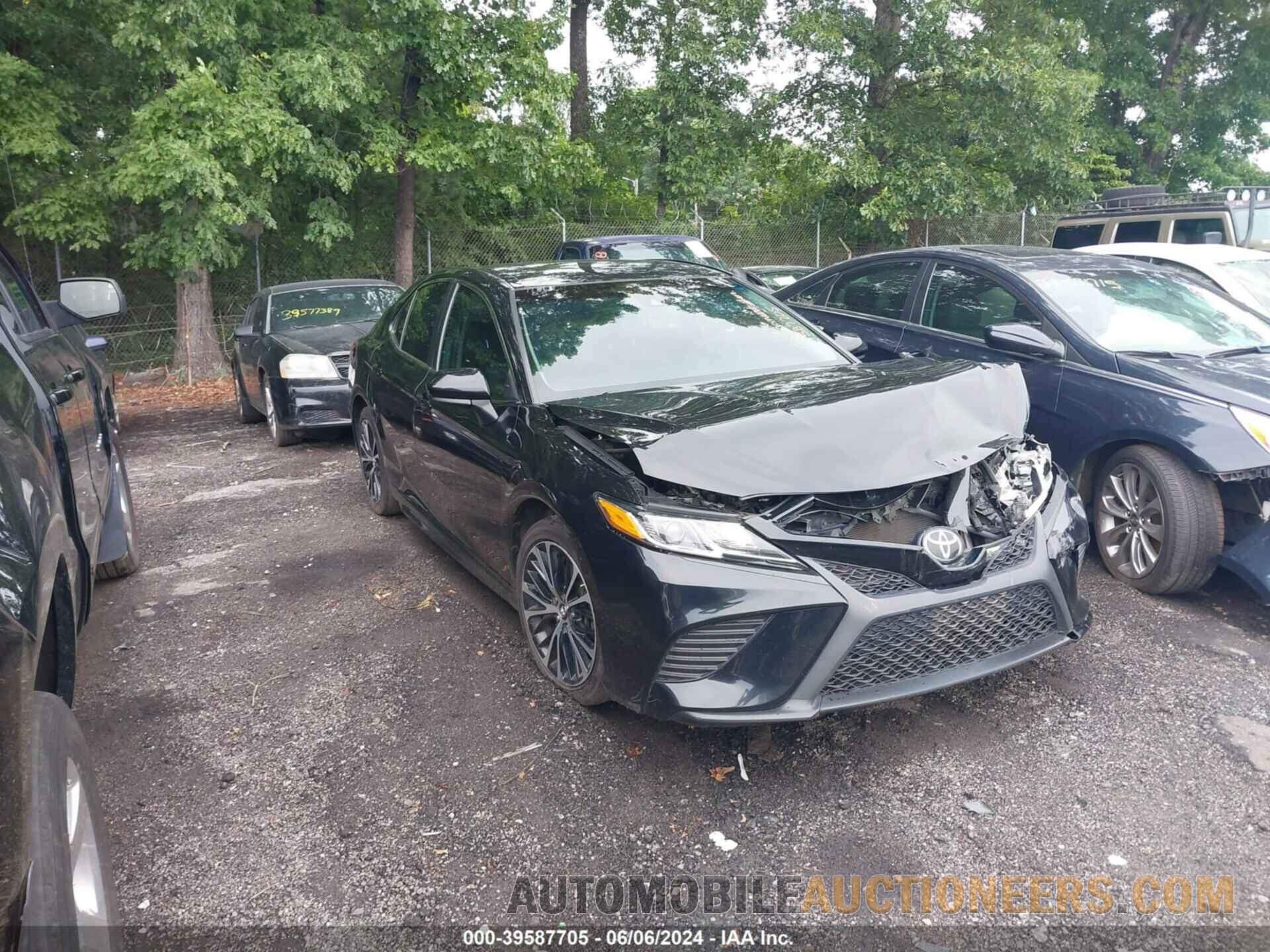 4T1B11HK0JU593477 TOYOTA CAMRY 2018