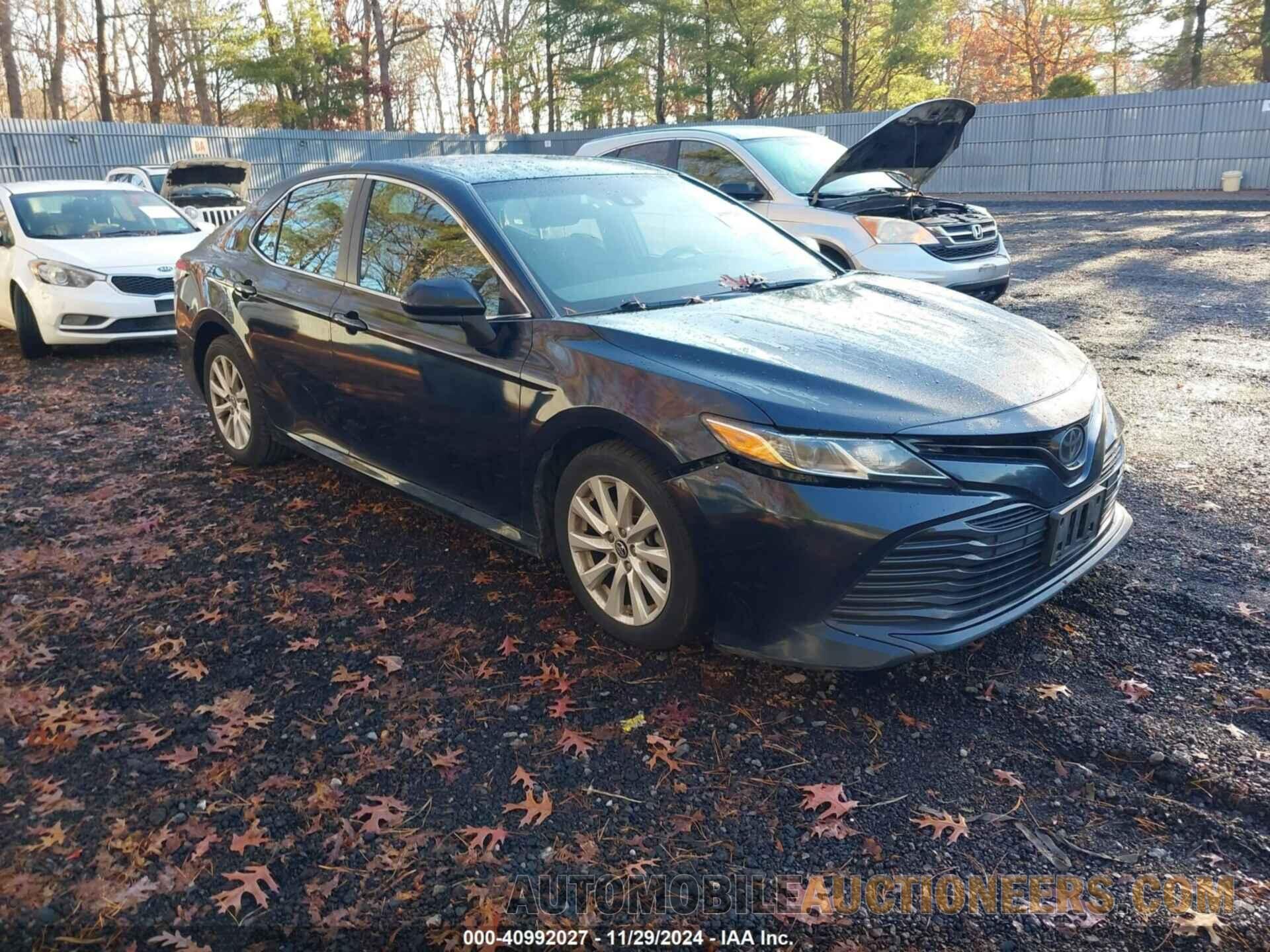 4T1B11HK0JU596296 TOYOTA CAMRY 2018