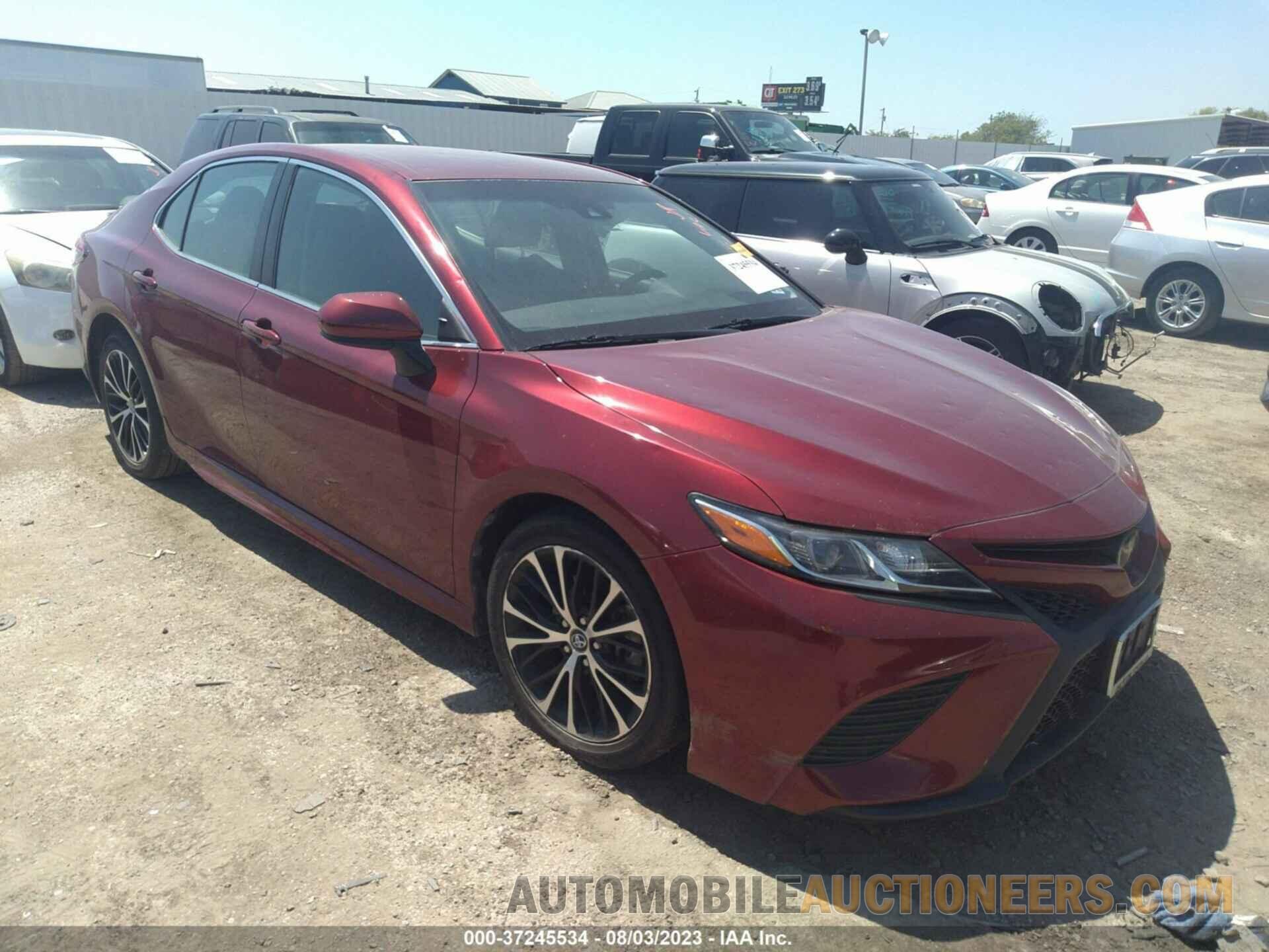 4T1B11HK0JU597755 TOYOTA CAMRY 2018