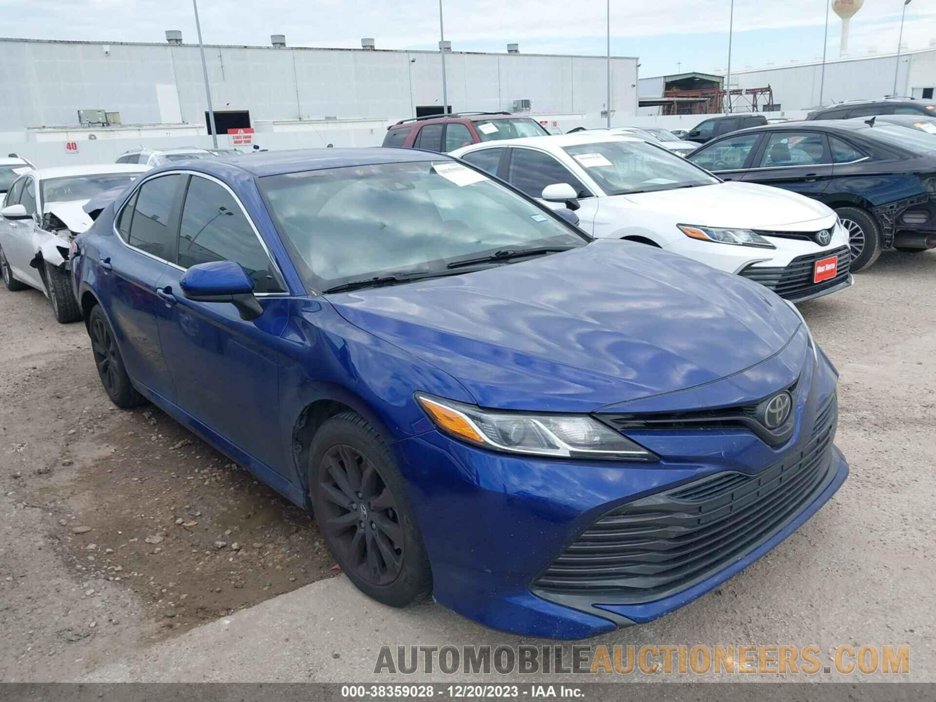 4T1B11HK0JU597772 TOYOTA CAMRY 2018