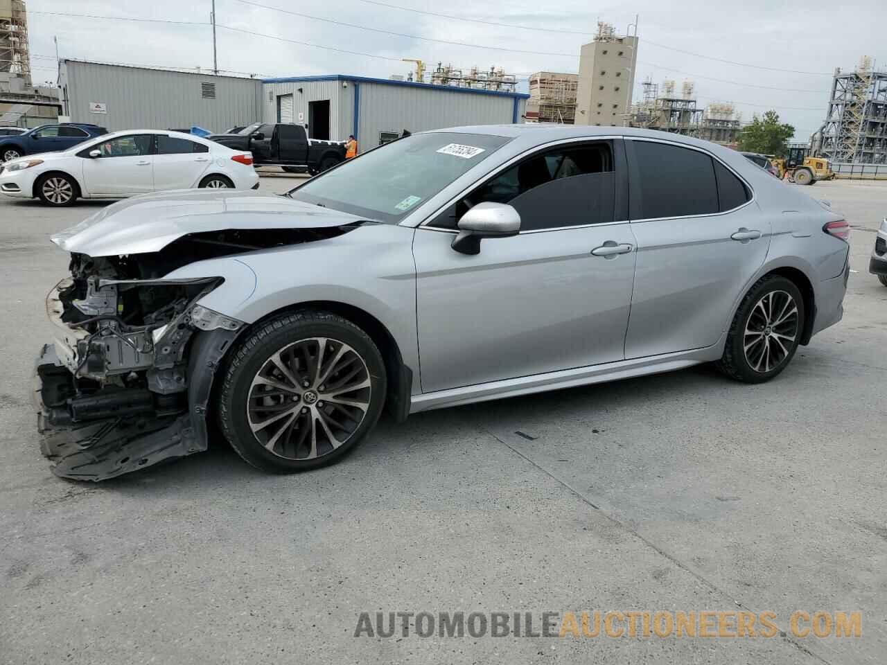 4T1B11HK0JU599814 TOYOTA CAMRY 2018