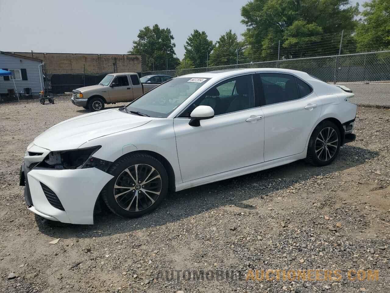 4T1B11HK0JU600279 TOYOTA CAMRY 2018