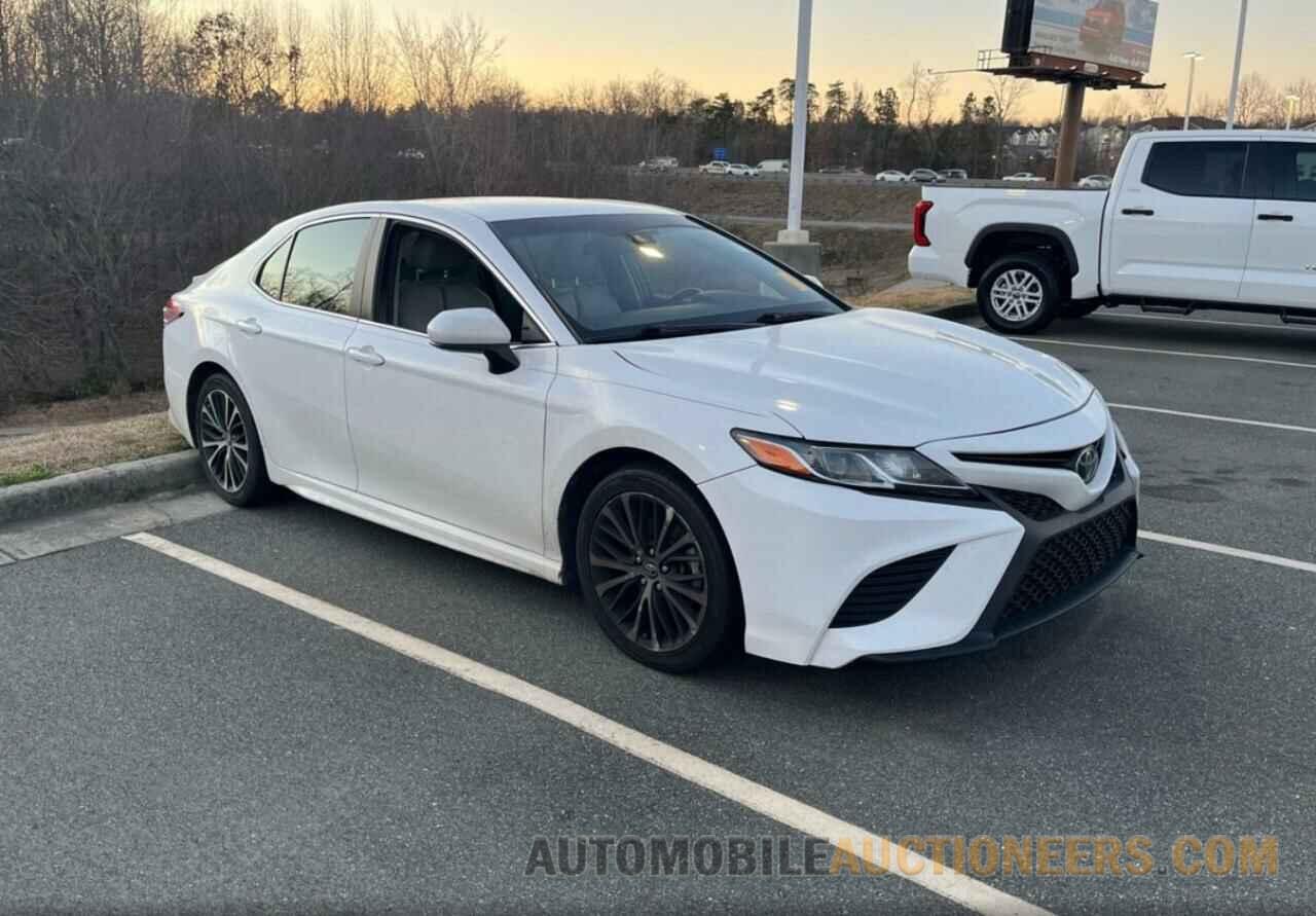 4T1B11HK0JU601206 TOYOTA CAMRY 2018