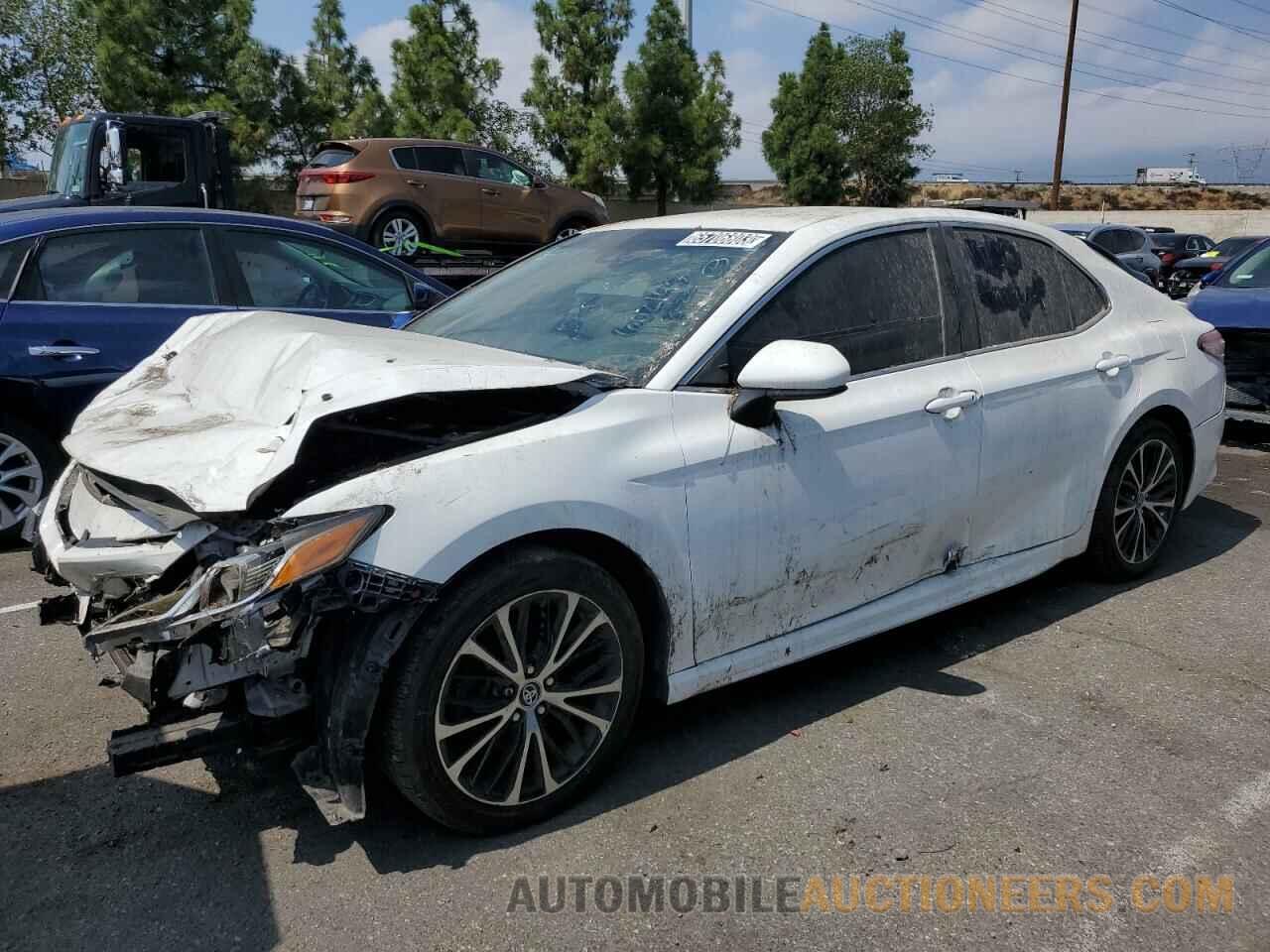 4T1B11HK0JU602145 TOYOTA CAMRY 2018