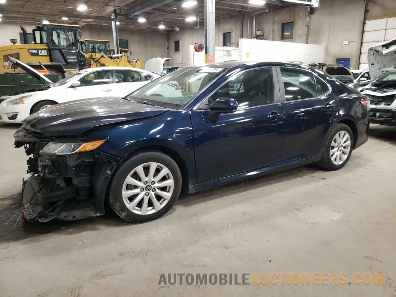 4T1B11HK0JU606079 TOYOTA CAMRY 2018