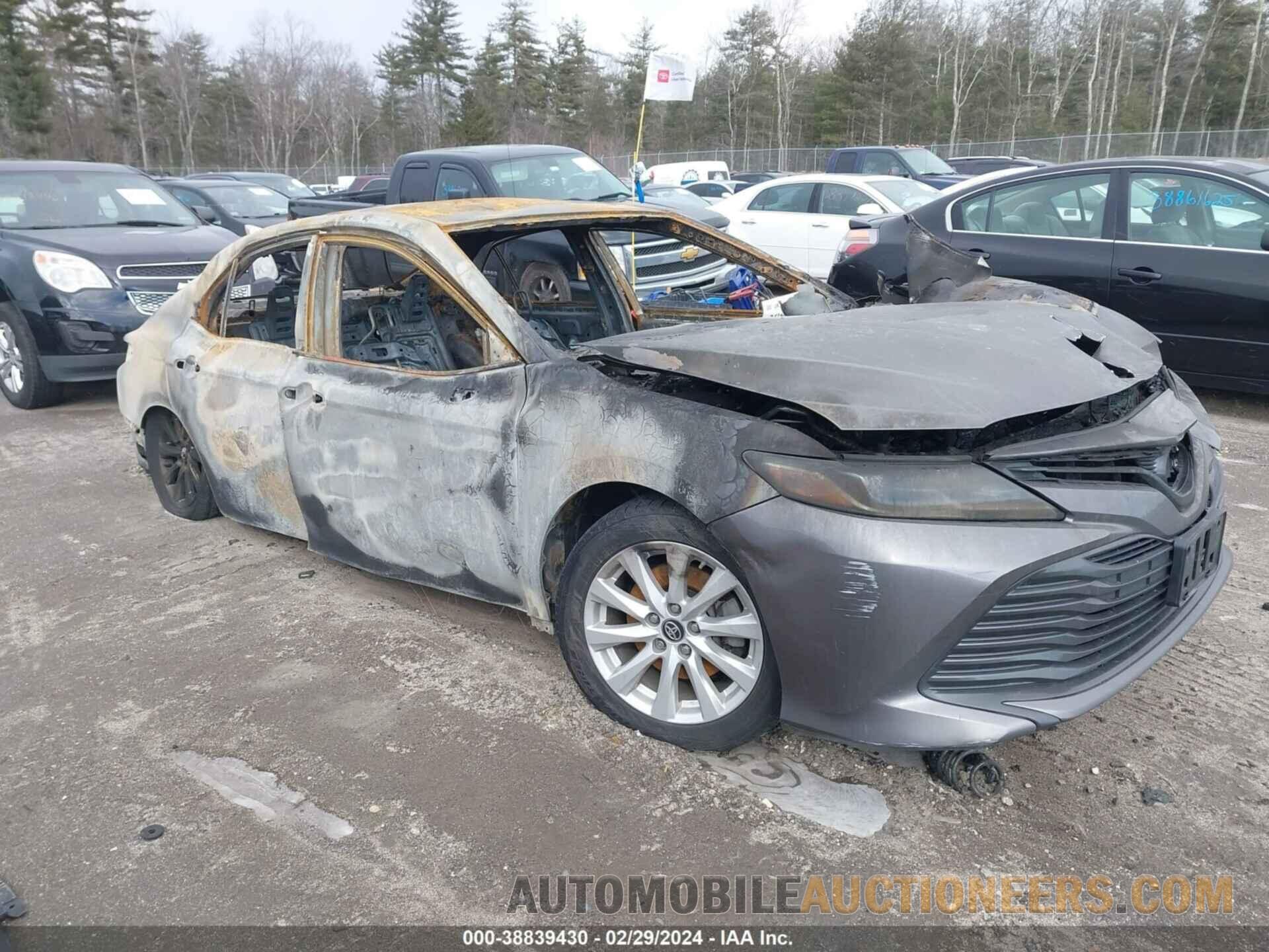 4T1B11HK0JU607250 TOYOTA CAMRY 2018