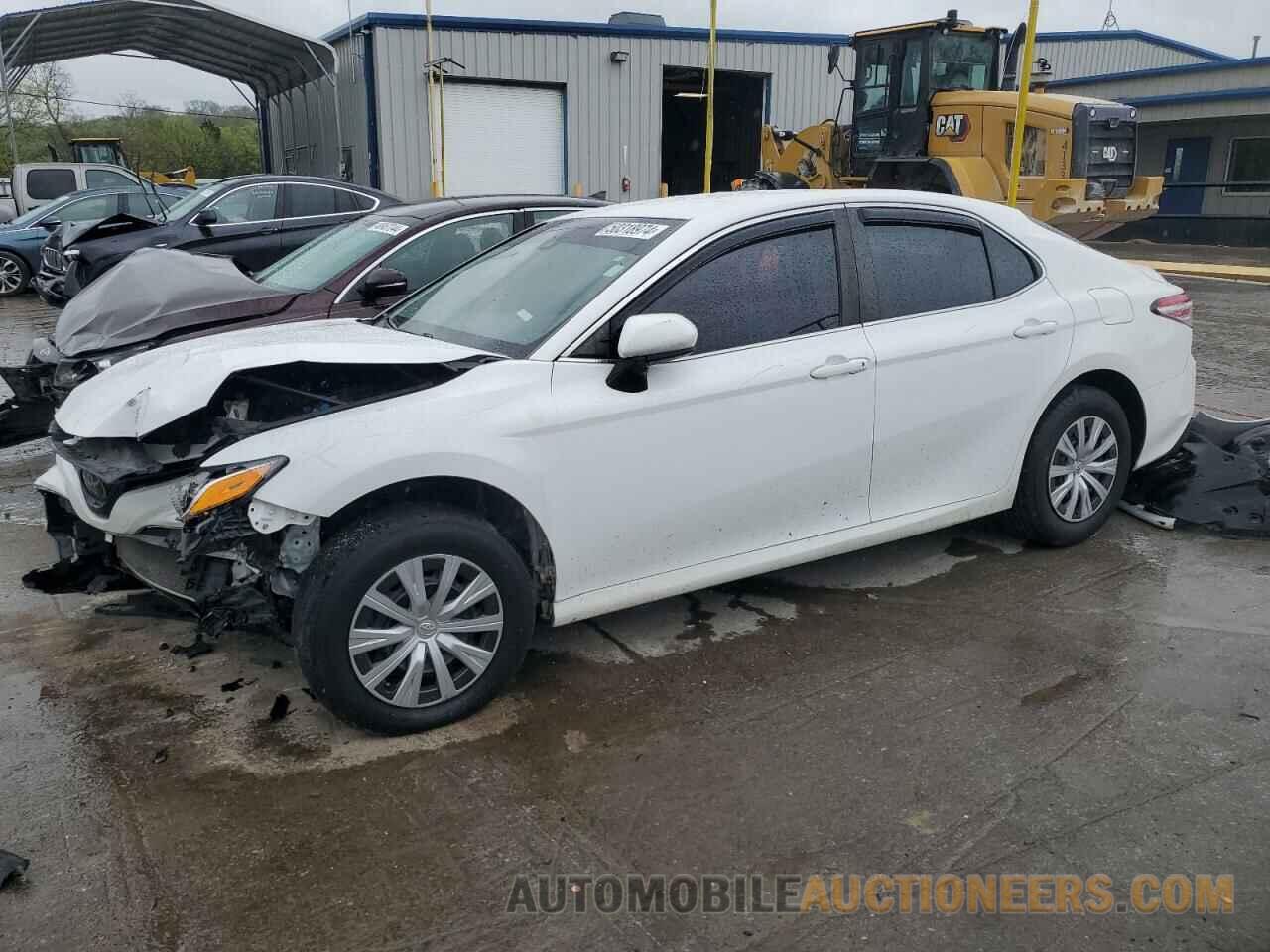 4T1B11HK0JU608348 TOYOTA CAMRY 2018