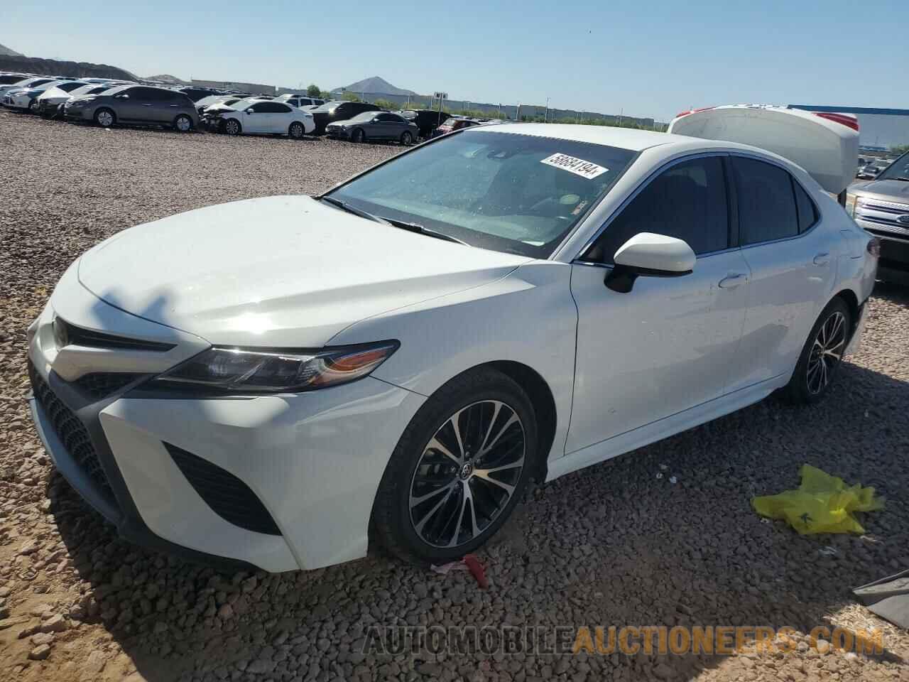 4T1B11HK0JU609032 TOYOTA CAMRY 2018