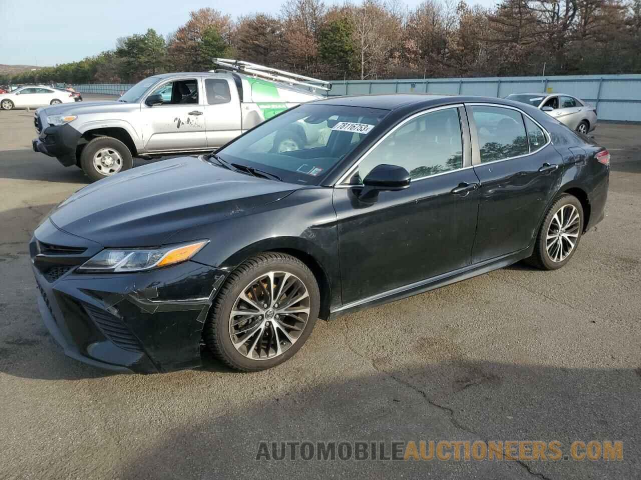 4T1B11HK0JU609094 TOYOTA CAMRY 2018