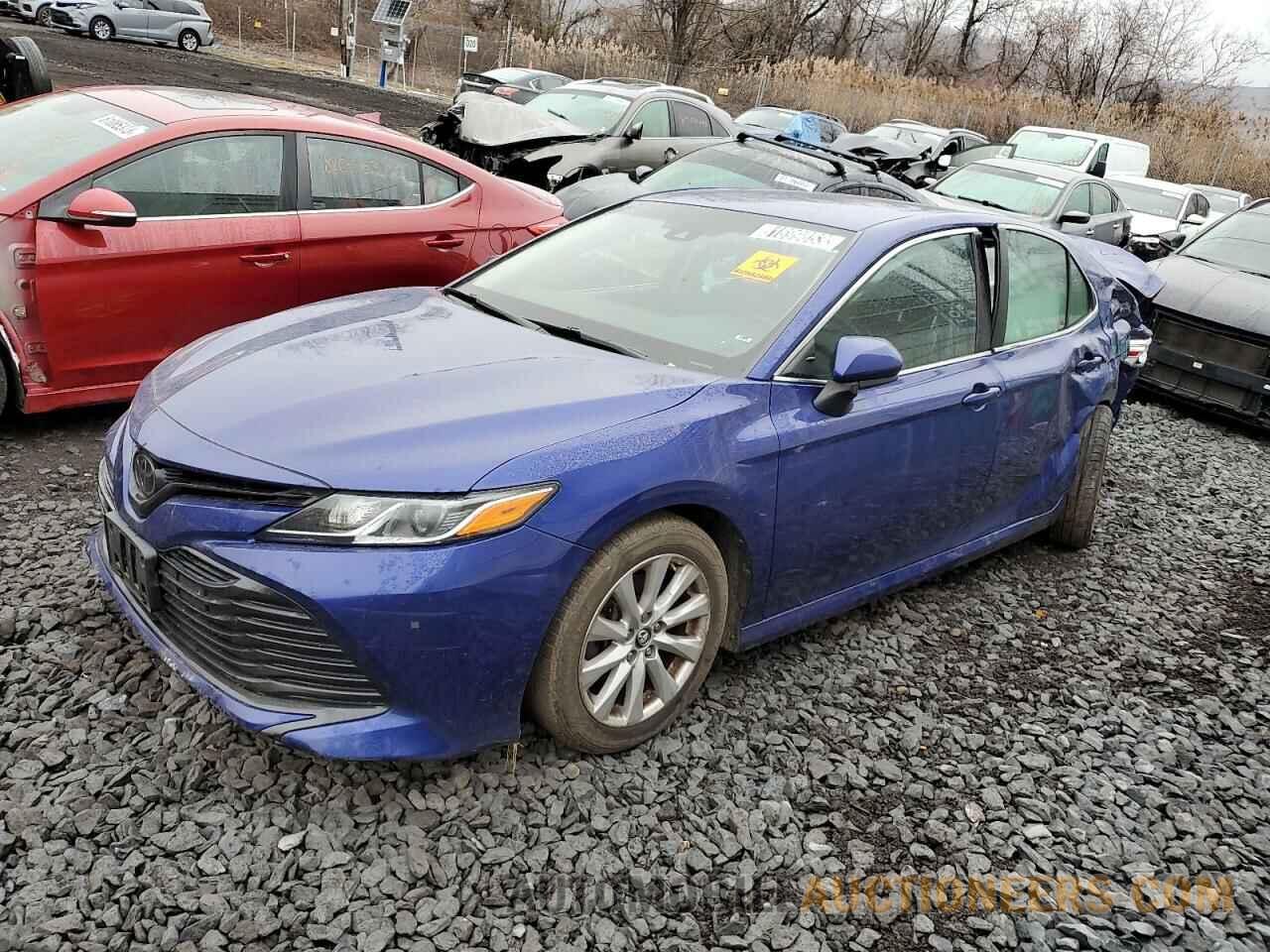 4T1B11HK0JU613324 TOYOTA CAMRY 2018