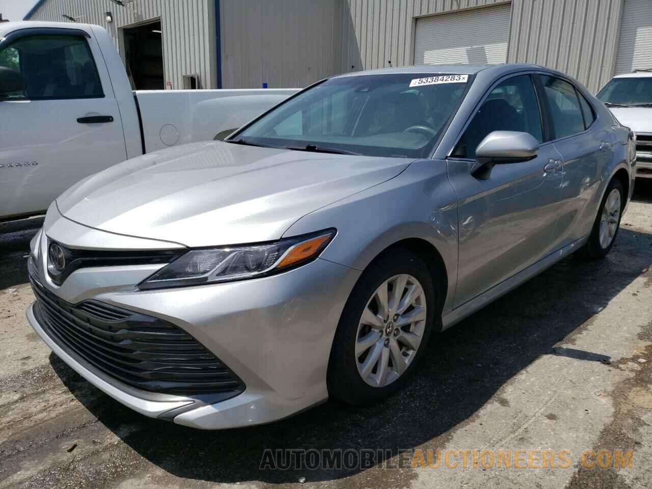 4T1B11HK0JU616126 TOYOTA CAMRY 2018