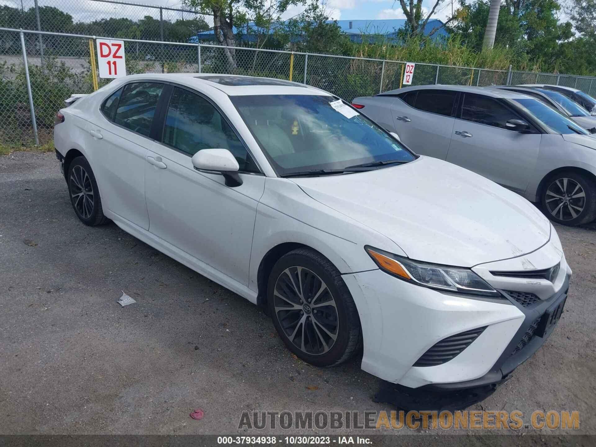 4T1B11HK0JU617230 TOYOTA CAMRY 2018