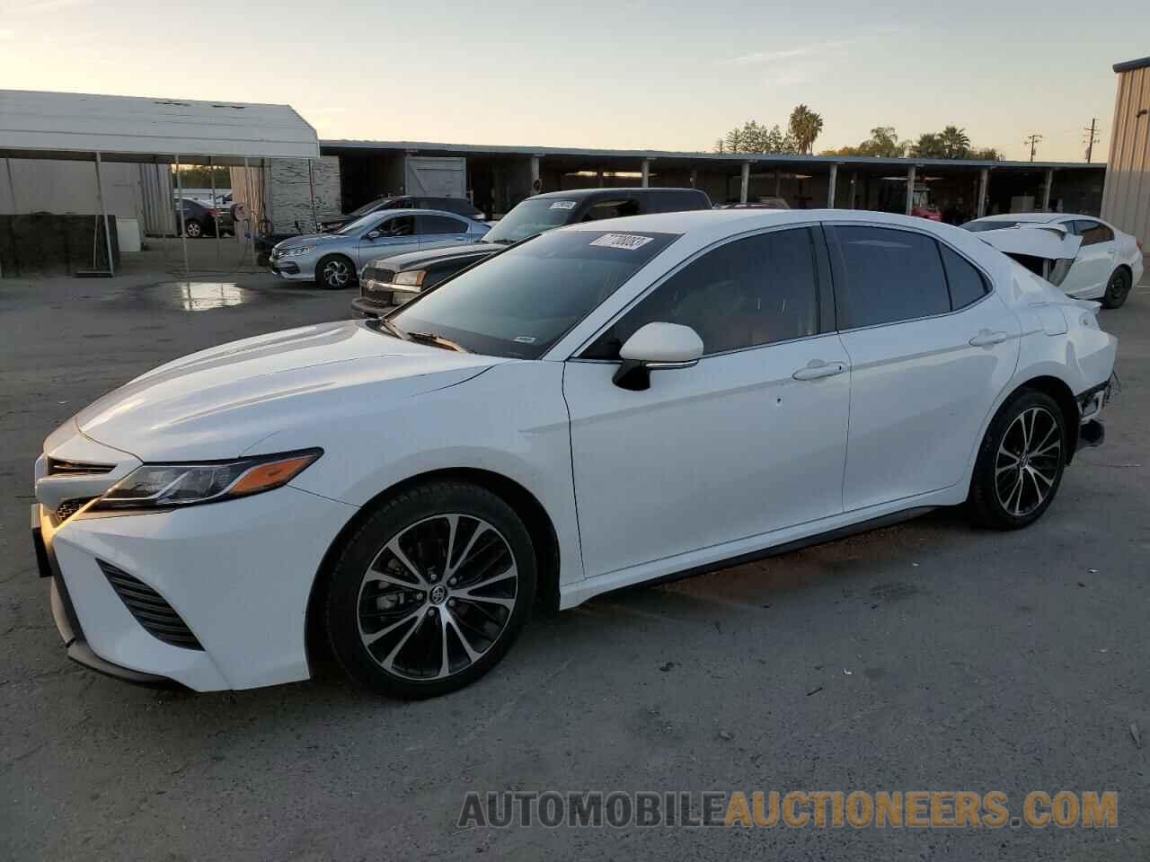 4T1B11HK0JU617910 TOYOTA CAMRY 2018