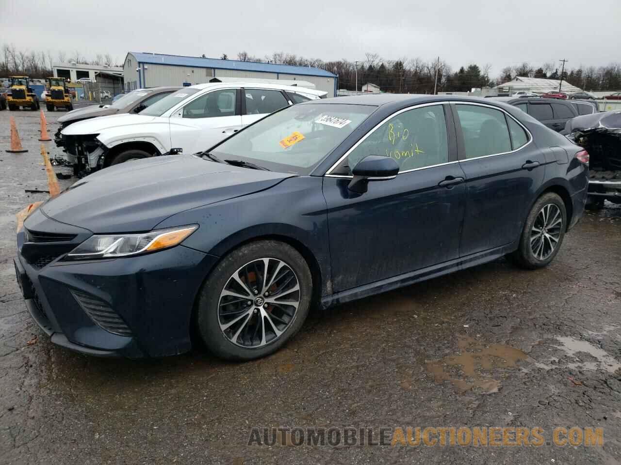 4T1B11HK0JU618264 TOYOTA CAMRY 2018