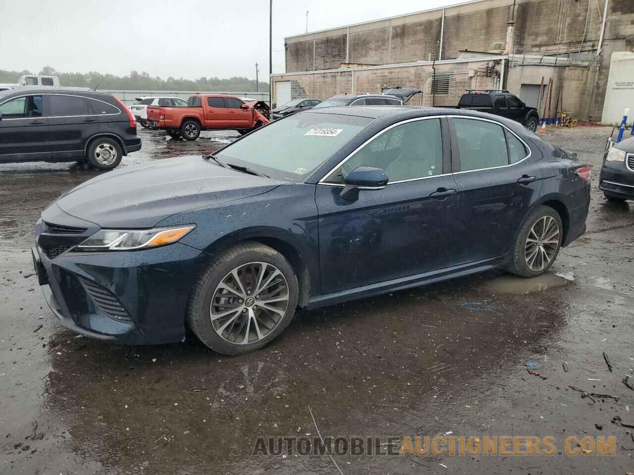 4T1B11HK0JU621455 TOYOTA CAMRY 2018