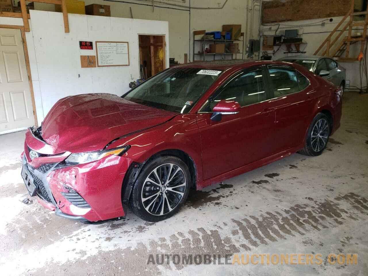 4T1B11HK0JU623061 TOYOTA CAMRY 2018