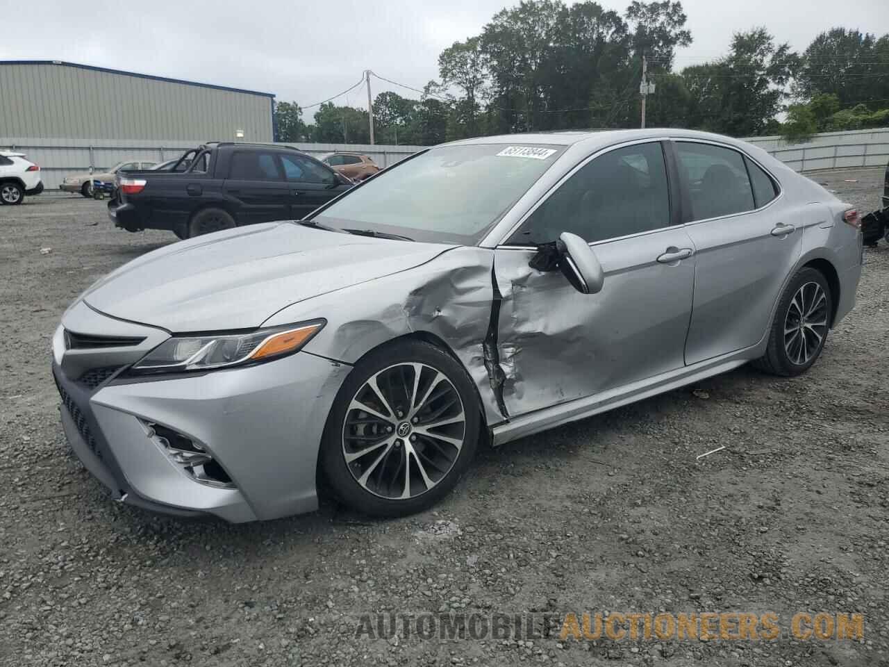 4T1B11HK0JU623271 TOYOTA CAMRY 2018