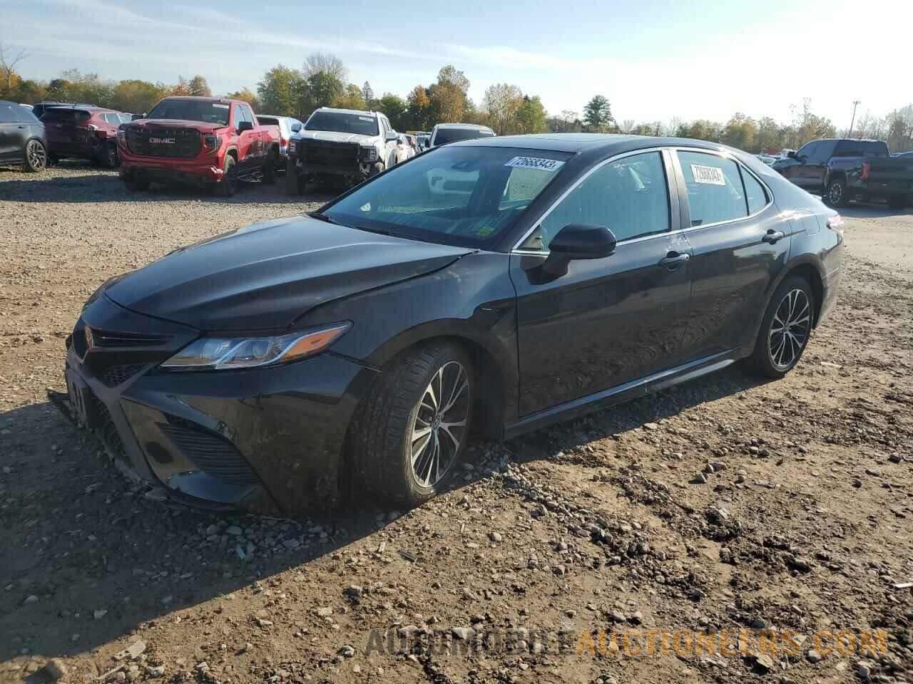 4T1B11HK0JU623531 TOYOTA CAMRY 2018