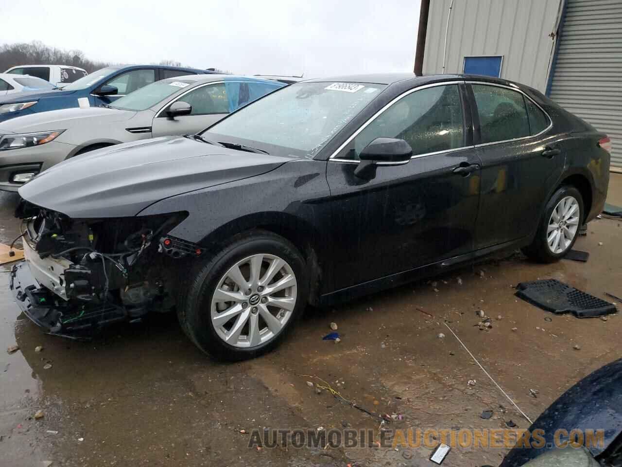 4T1B11HK0JU625313 TOYOTA CAMRY 2018