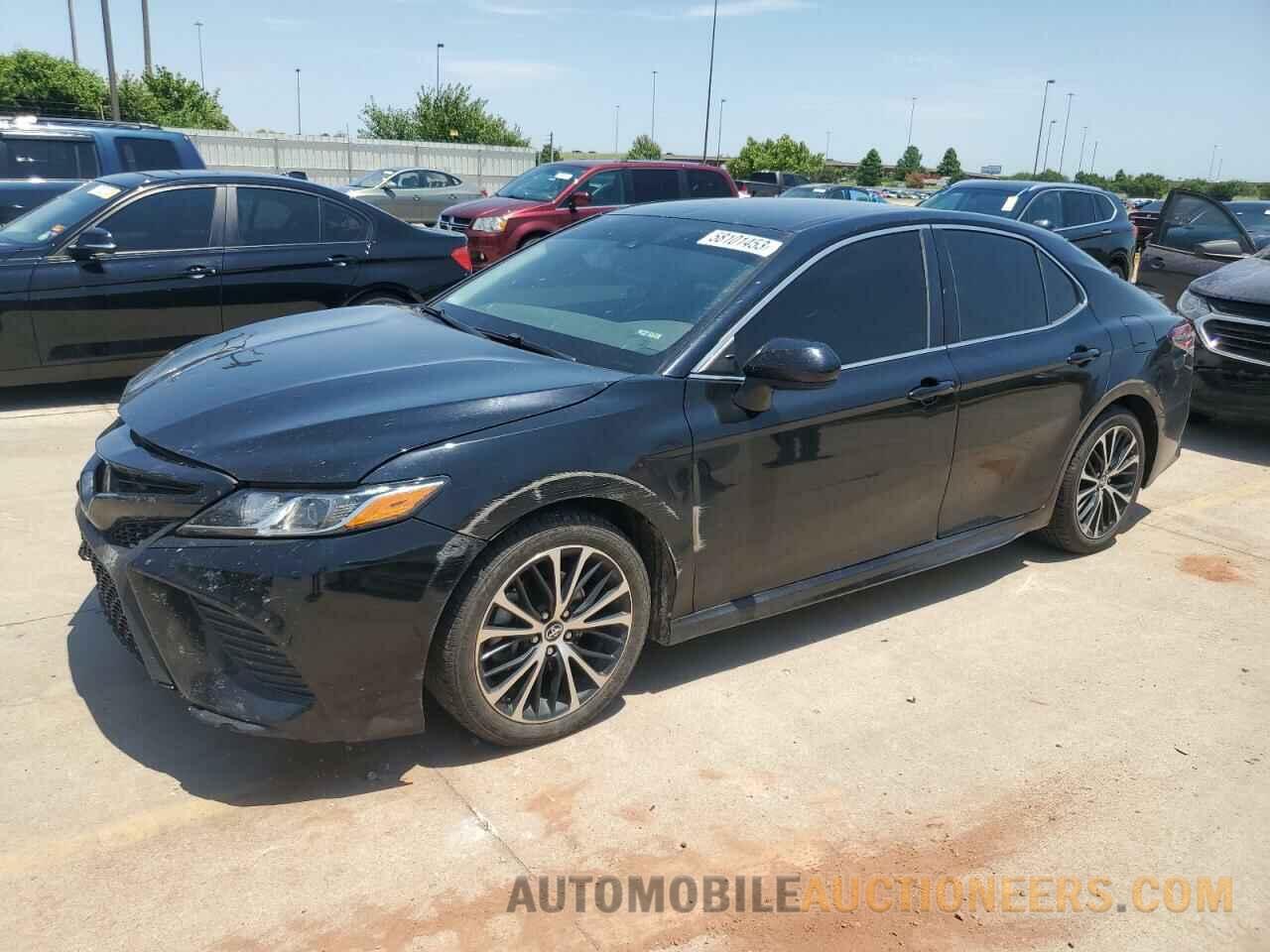 4T1B11HK0JU625697 TOYOTA CAMRY 2018