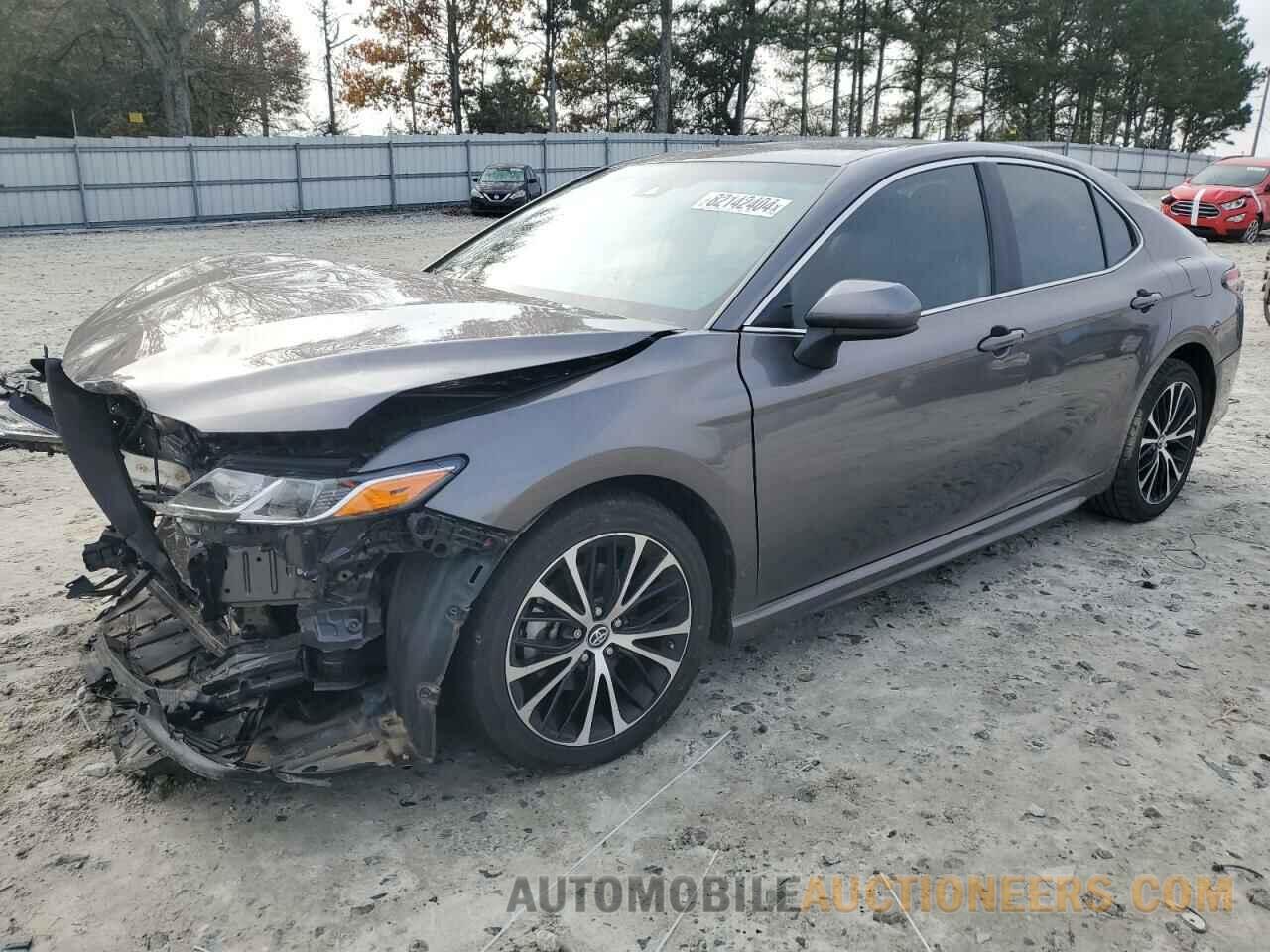 4T1B11HK0JU628163 TOYOTA CAMRY 2018