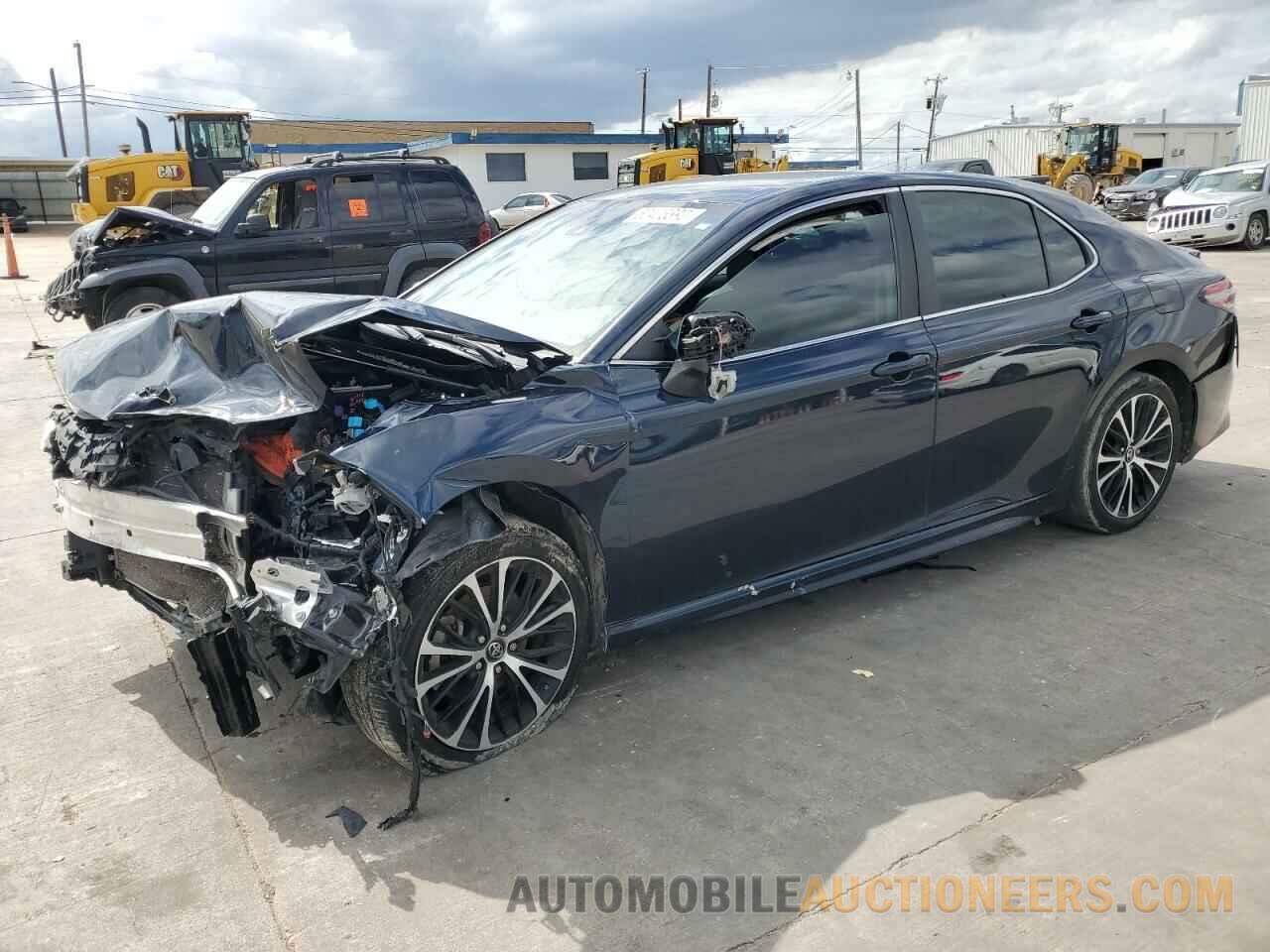 4T1B11HK0JU628762 TOYOTA CAMRY 2018