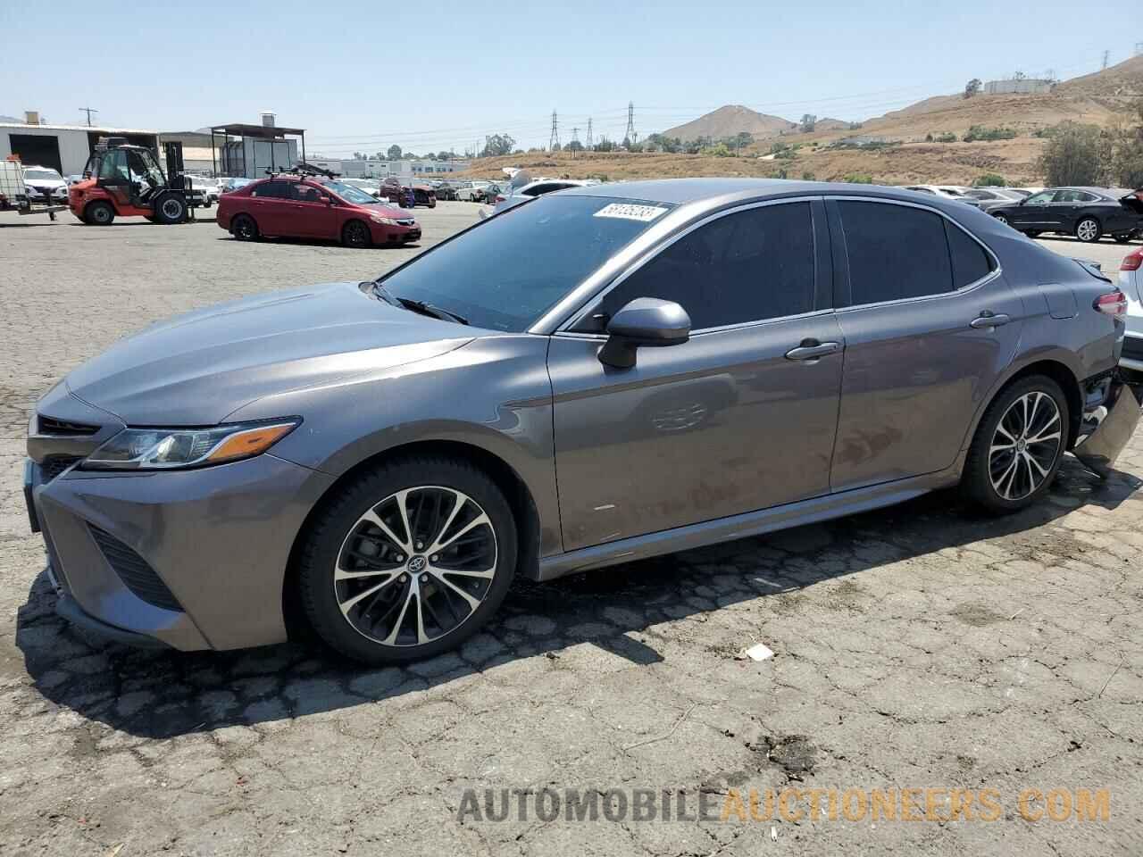 4T1B11HK0JU629247 TOYOTA CAMRY 2018