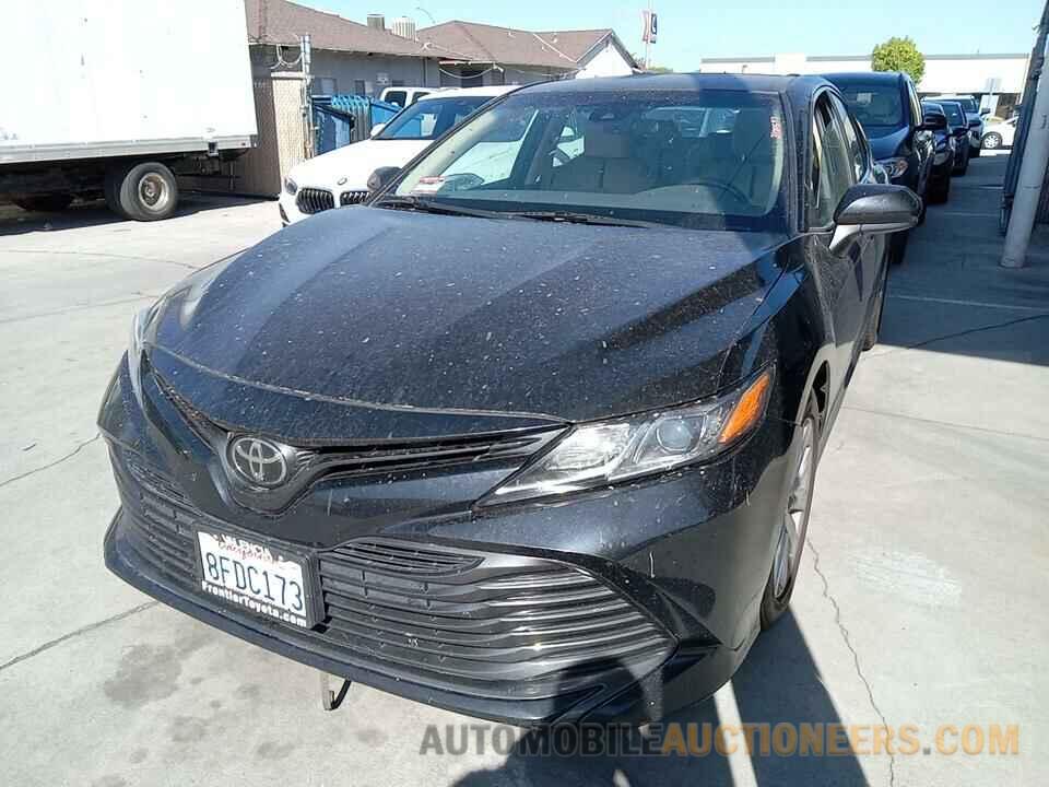 4T1B11HK0JU629815 Toyota Camry LE 2018