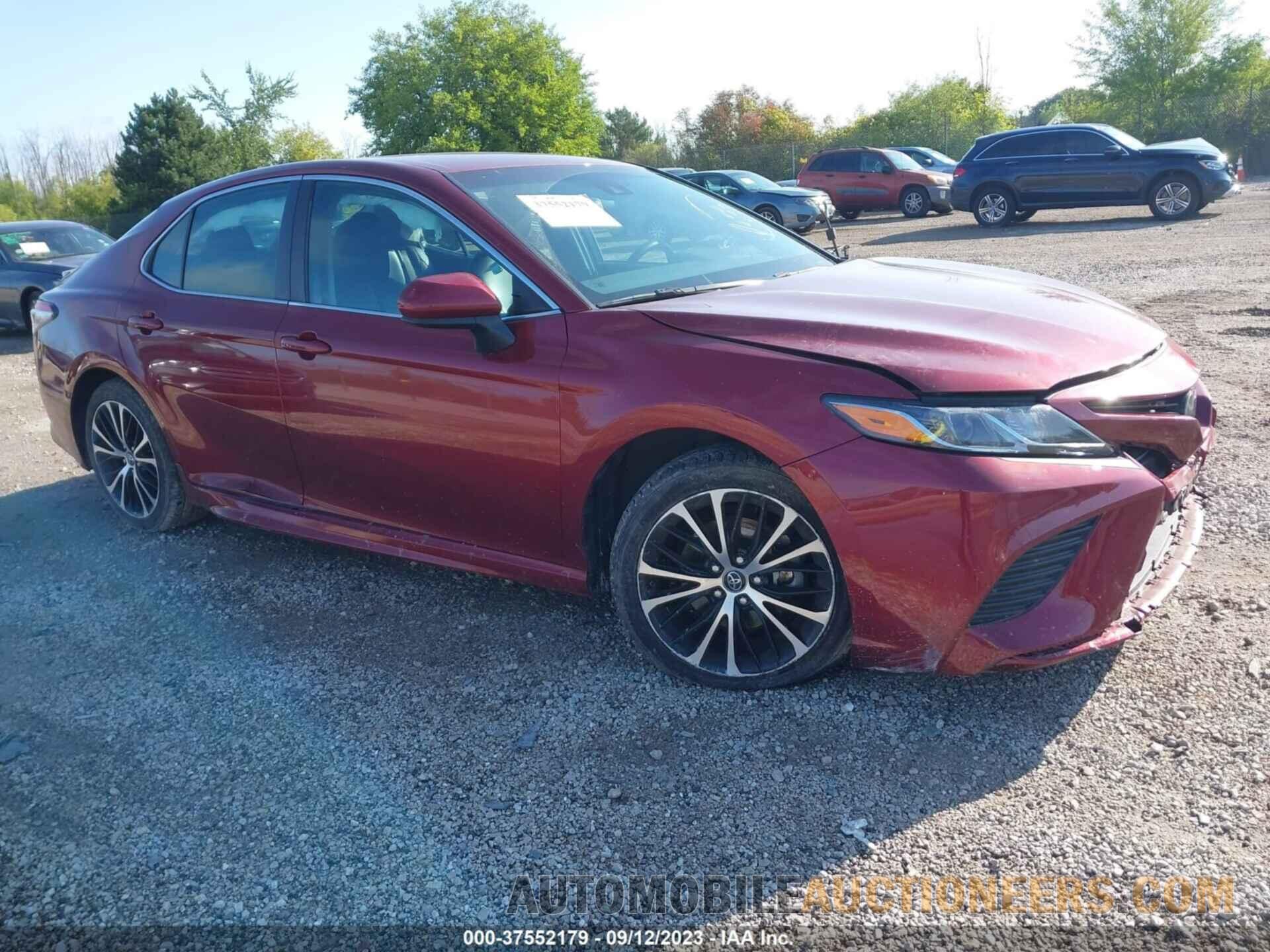 4T1B11HK0JU630981 TOYOTA CAMRY 2018