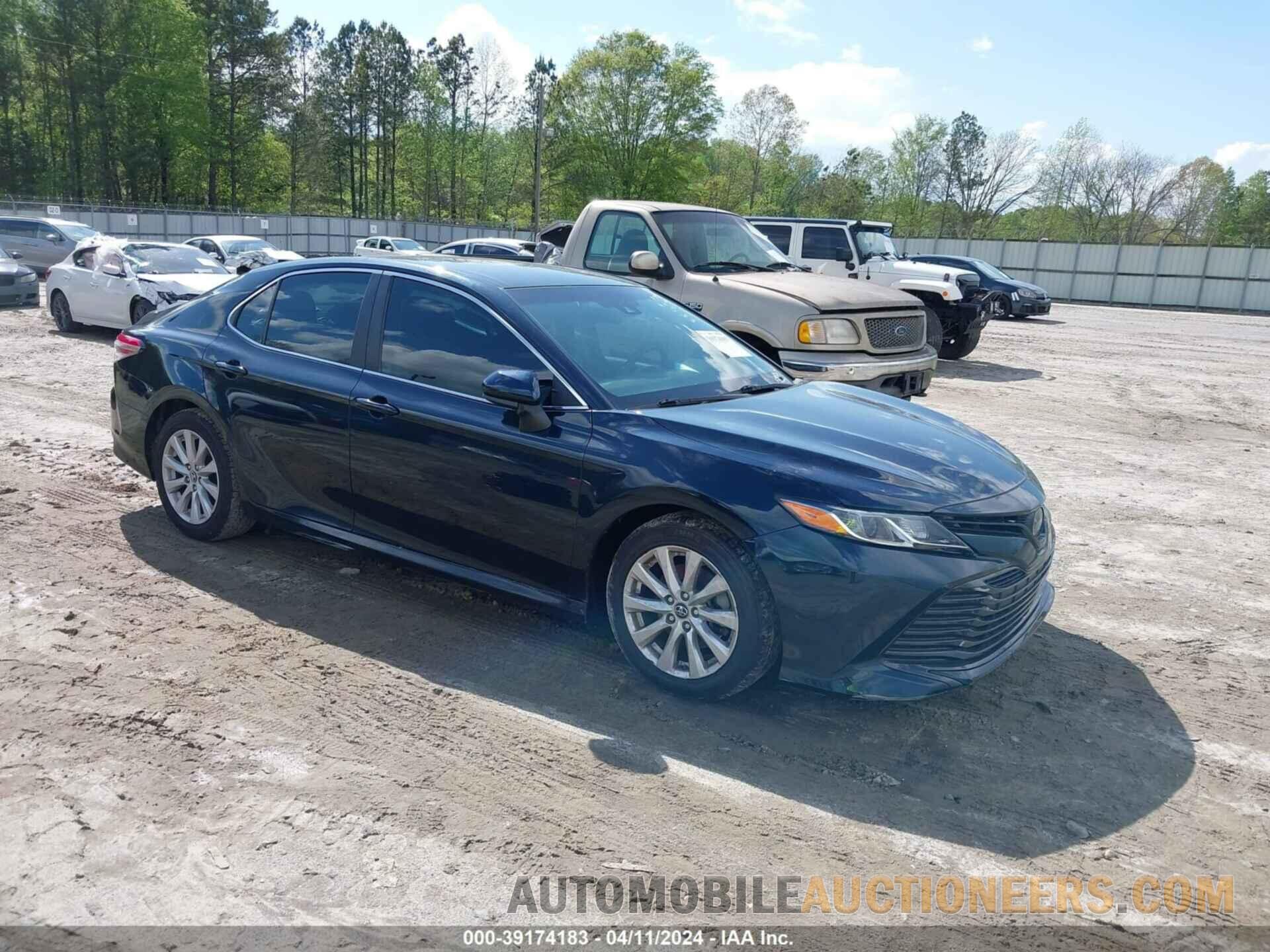 4T1B11HK0JU632536 TOYOTA CAMRY 2018