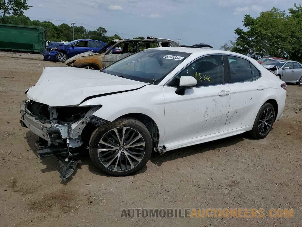 4T1B11HK0JU633489 TOYOTA CAMRY 2018