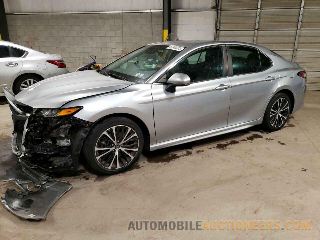 4T1B11HK0JU634996 TOYOTA CAMRY 2018