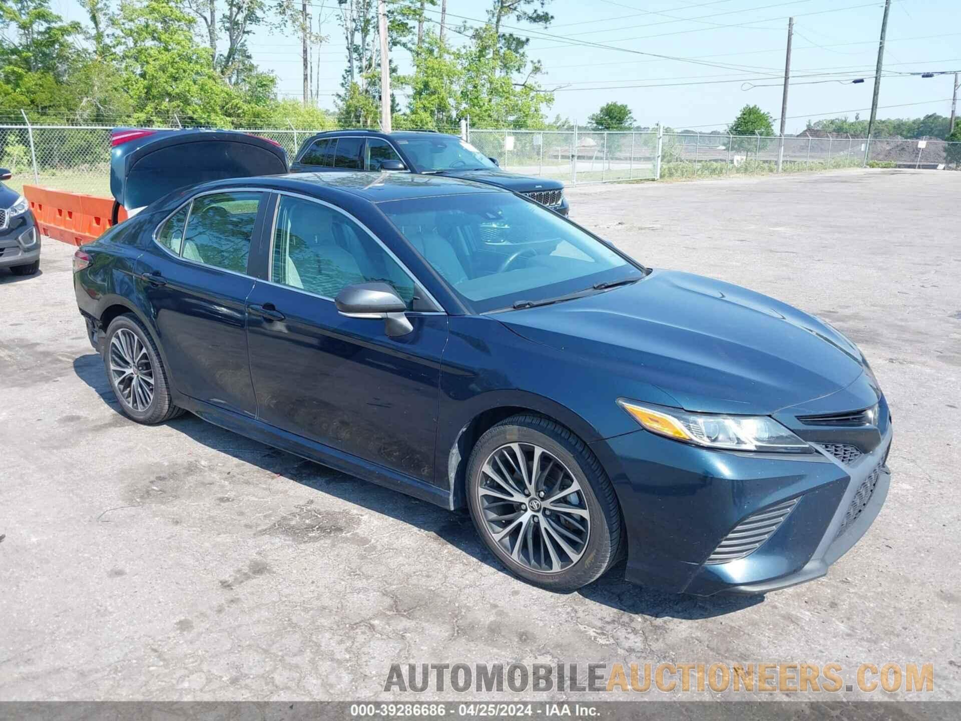 4T1B11HK0JU636540 TOYOTA CAMRY 2018