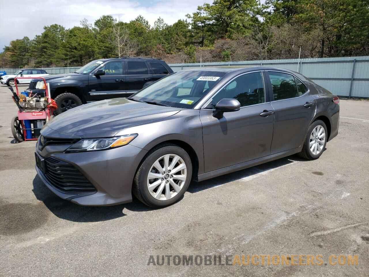 4T1B11HK0JU637333 TOYOTA CAMRY 2018