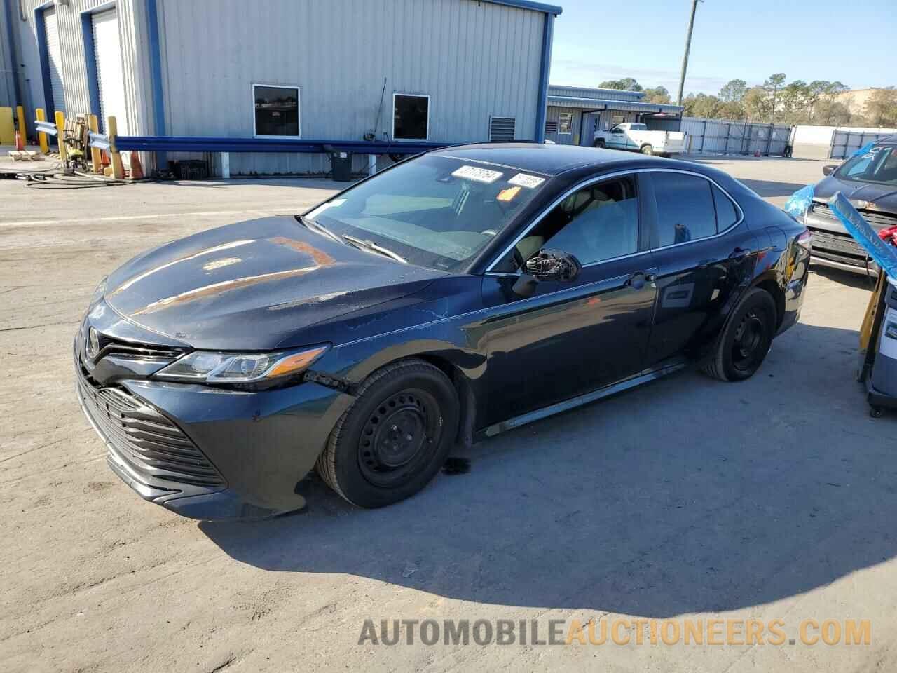 4T1B11HK0JU637865 TOYOTA CAMRY 2018