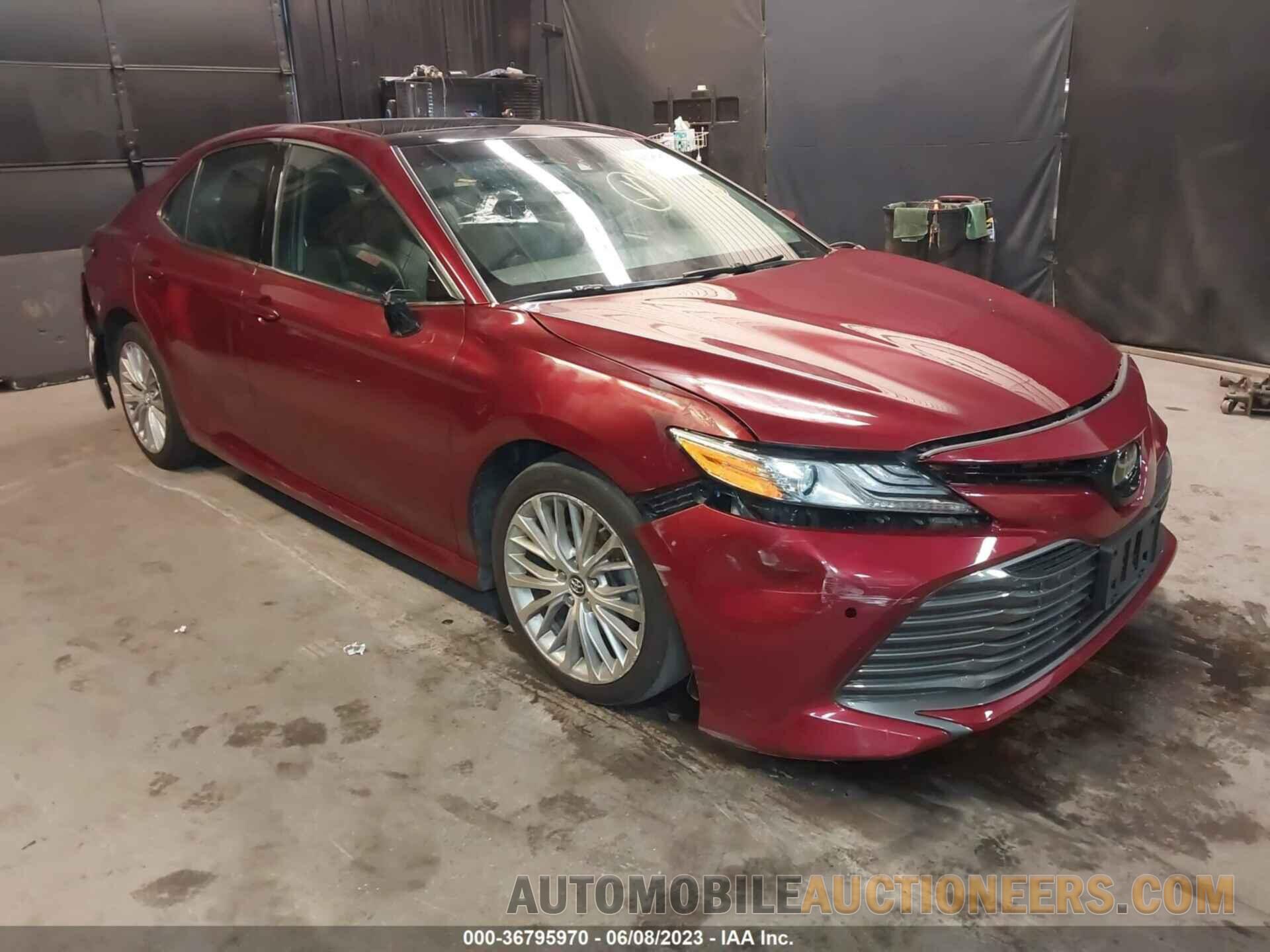 4T1B11HK0JU638319 TOYOTA CAMRY 2018