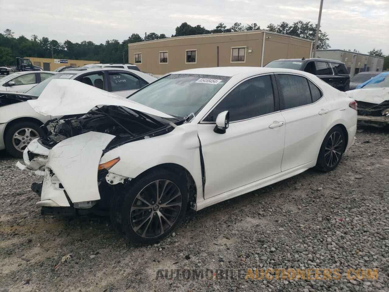 4T1B11HK0JU638966 TOYOTA CAMRY 2018