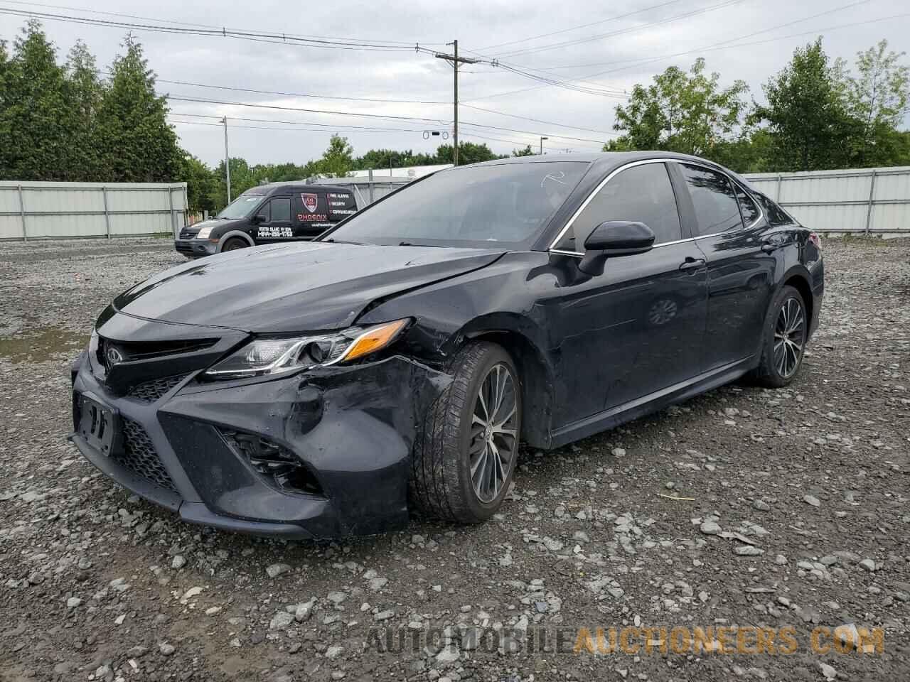 4T1B11HK0JU639129 TOYOTA CAMRY 2018